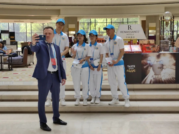 国产亚洲精品美女久久久_99久无码中文字幕一本久道_亚洲成AV人影院_亚洲AV影院一区二区三区 狠狠躁夜夜躁人人爽天天不卡_国产激情久久久久影院老熟女_精品性高朝久久久久久久青年志愿者为上合作组织人工智能合作论坛提供高效服务_fororder_wps_doc_1